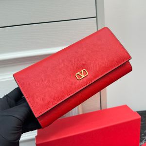 Valentino Large VLogo Signature Bifold Wallet In Grainy Calfskin Red